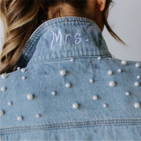 Untamed Petals Women’s Medium Denim Jean Jacket Pearl Accents Breast Pockets MRS - Picture 10 of 10